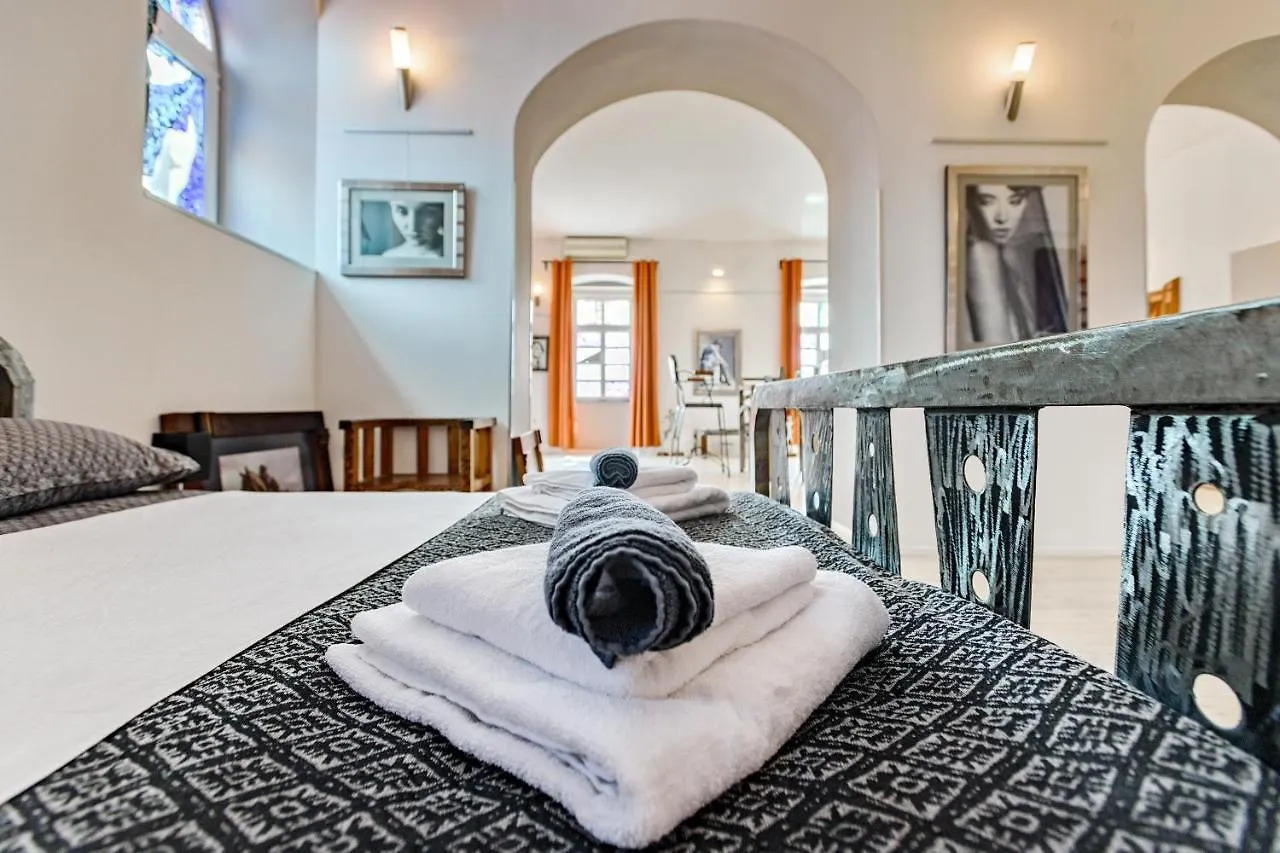 Lupino'S Gallery Apartment - Old Town Zadar