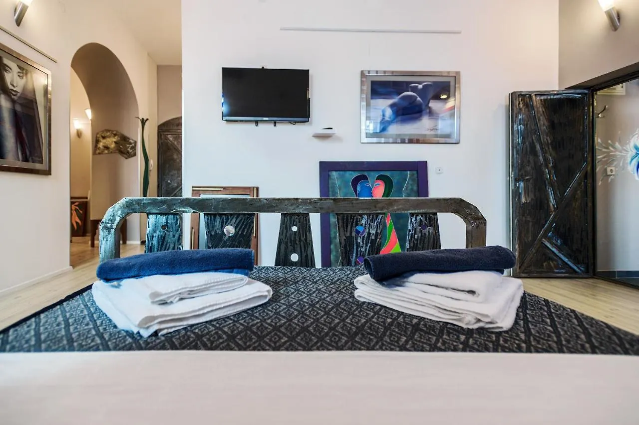 Lupino'S Gallery Apartment - Old Town Zadar