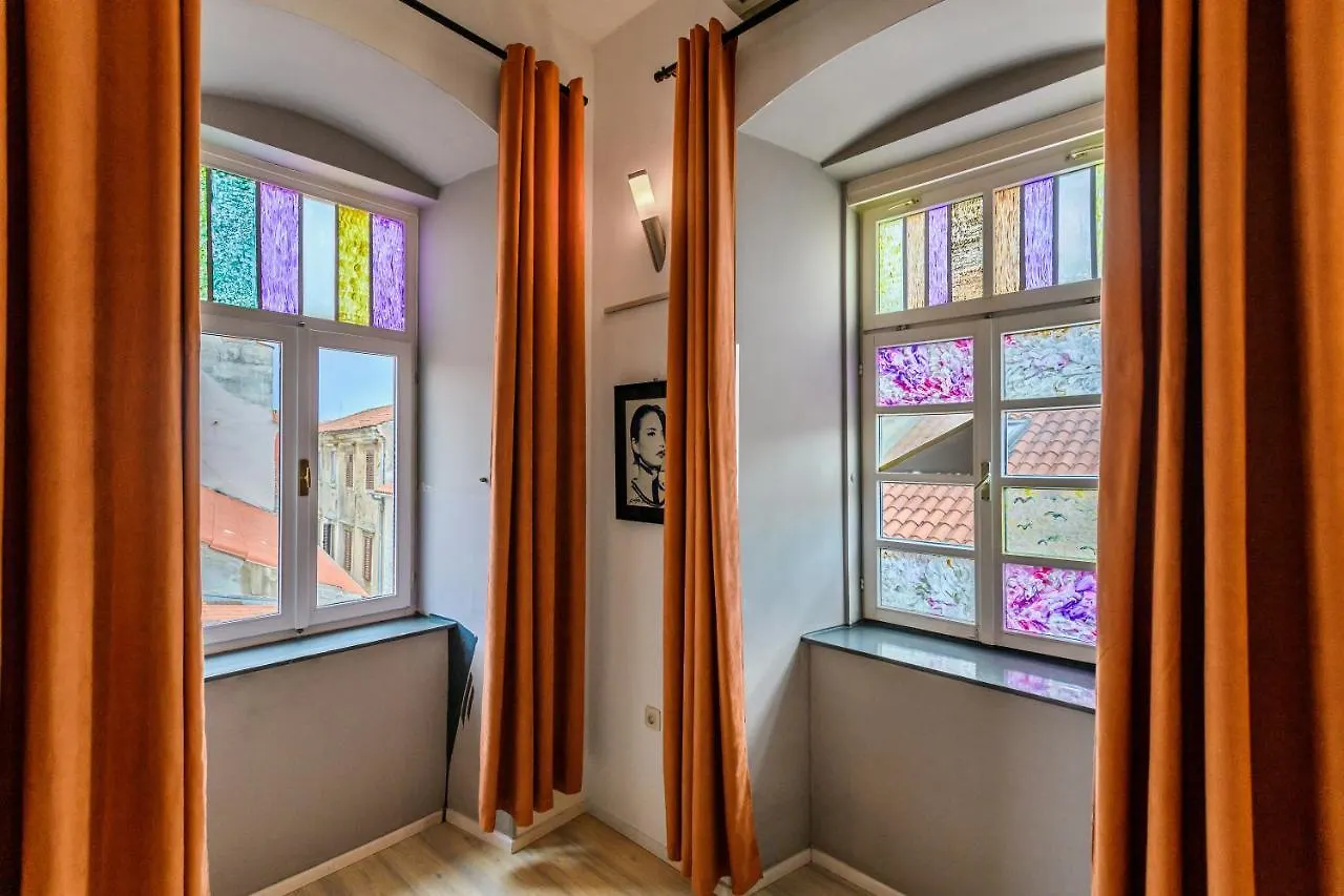 Lupino'S Gallery Apartment - Old Town Zadar